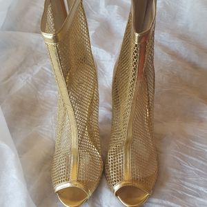 Oh So Sexy Gold Mesh Open Toe Heels!!! Size 7.5